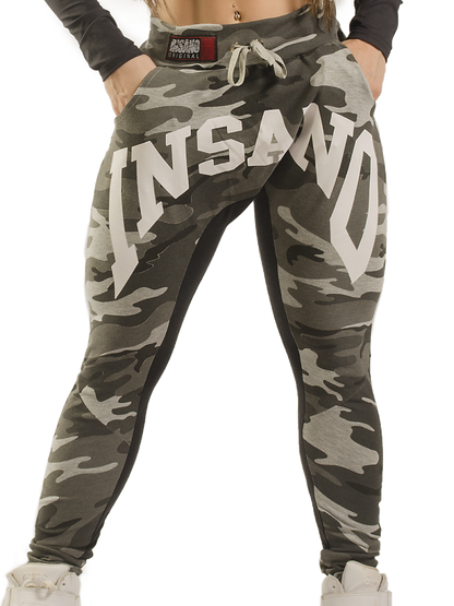 Enge Jogginghose mit tiefem Schritt und Camouflage-Muster